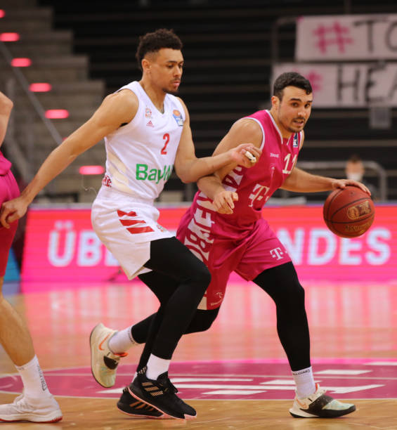 他始终保持 他始终保持